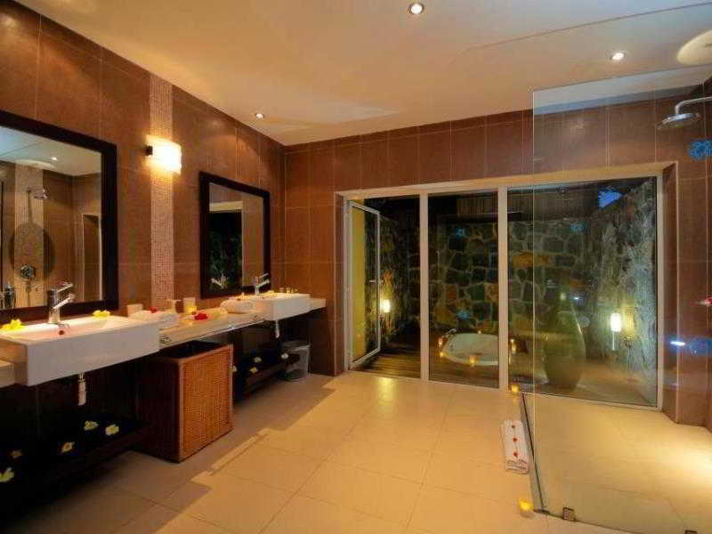 Ocean Villas Hotel Grand Baie Exterior photo