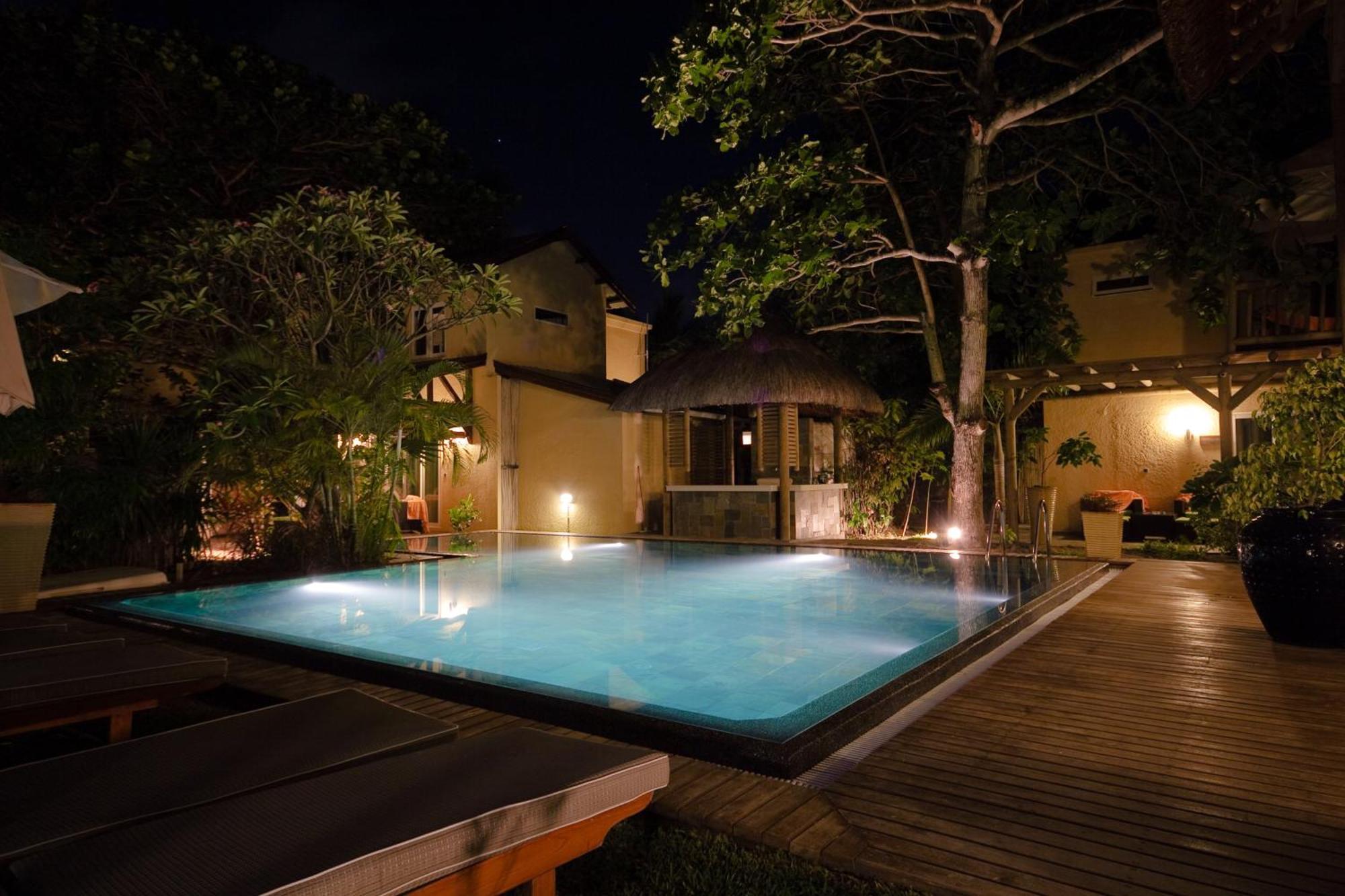 Ocean Villas Hotel Grand Baie Exterior photo