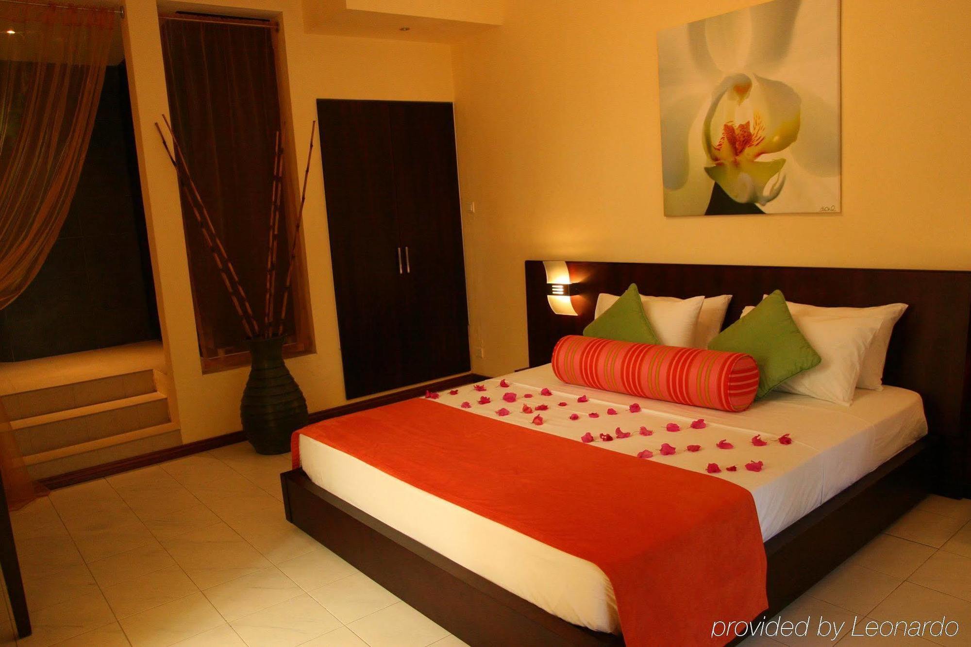 Ocean Villas Hotel Grand Baie Exterior photo