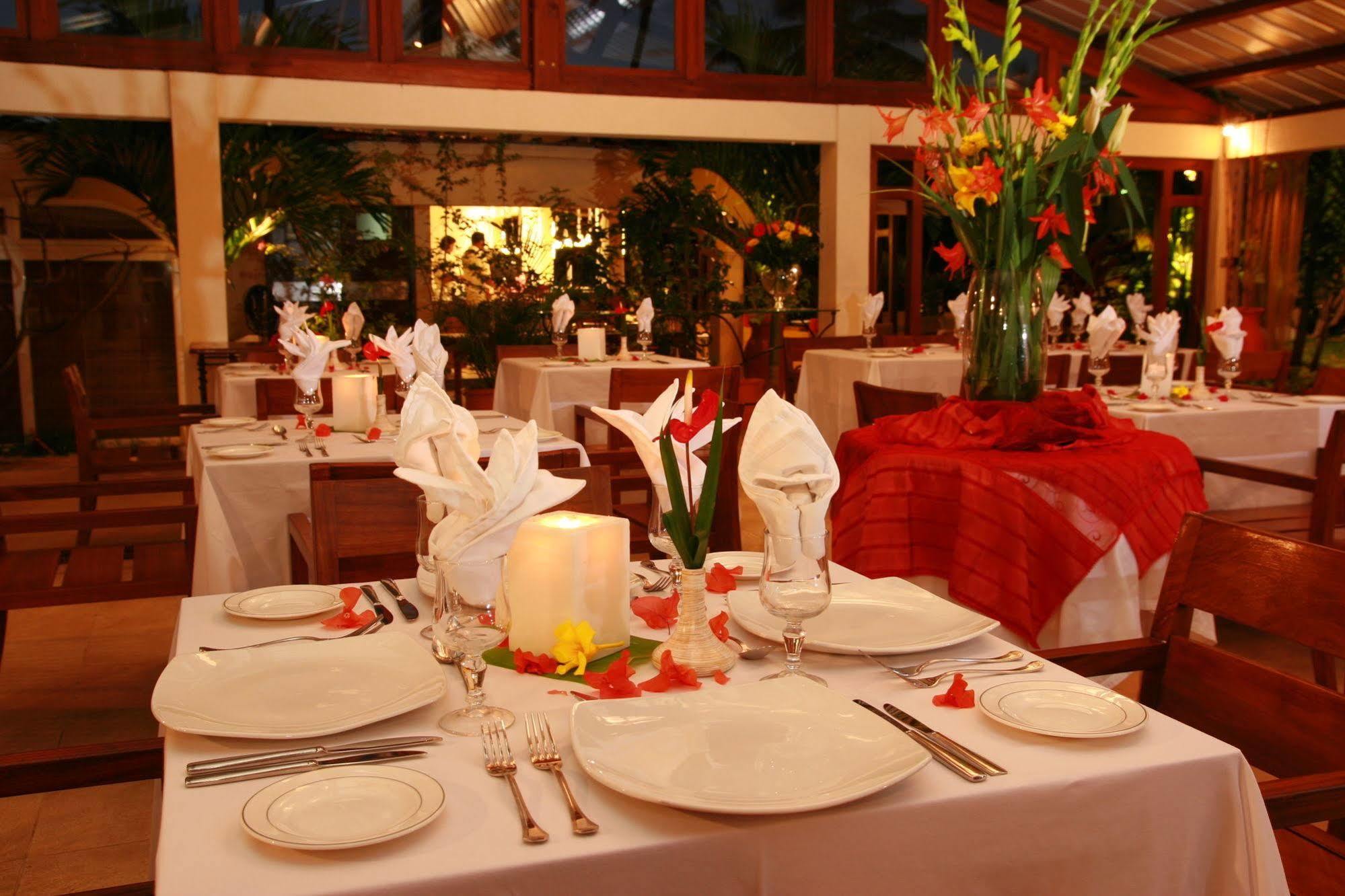 Ocean Villas Hotel Grand Baie Exterior photo