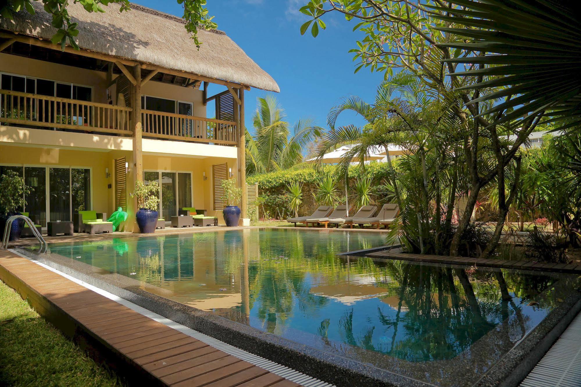 Ocean Villas Hotel Grand Baie Exterior photo