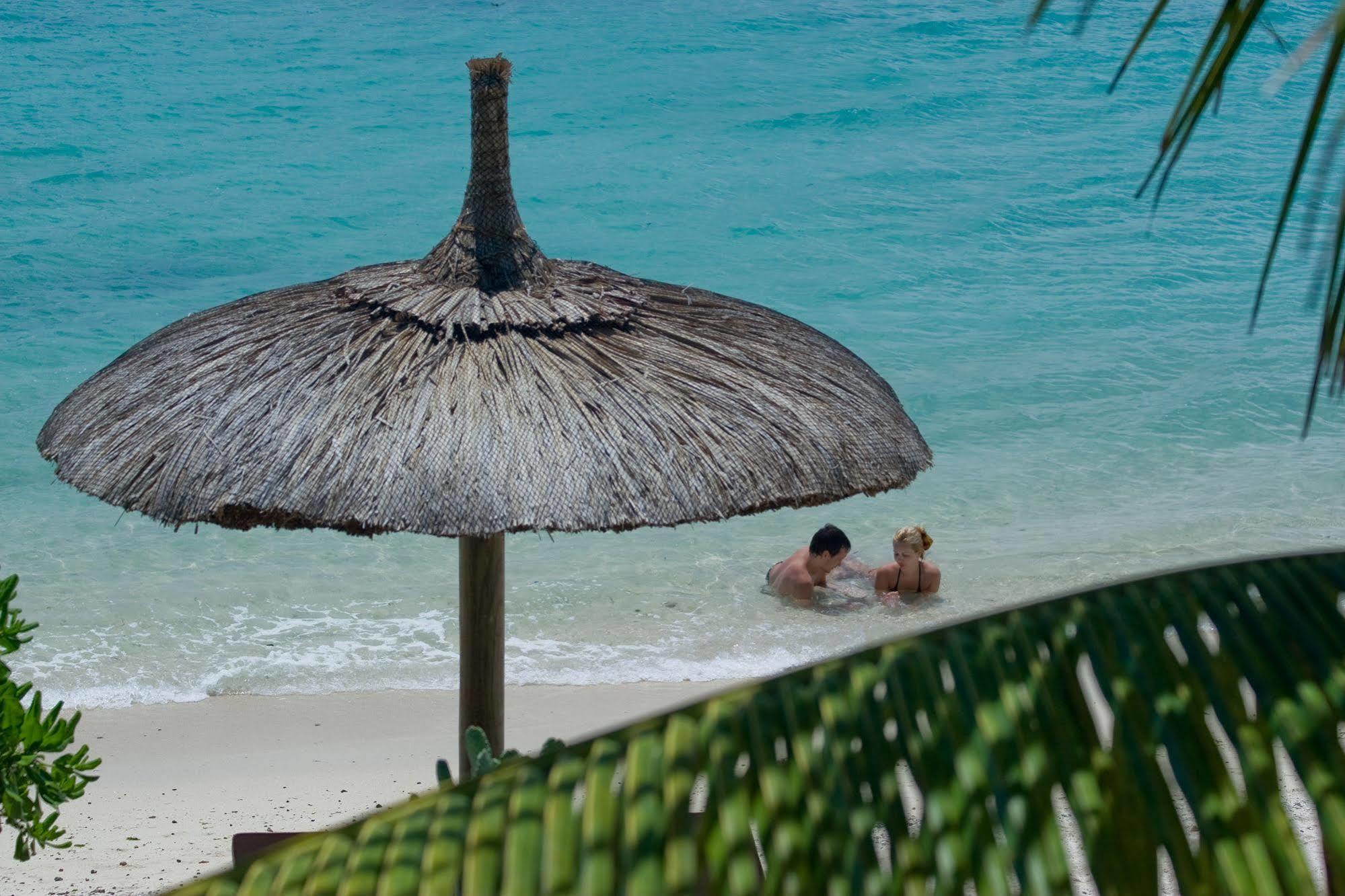 Ocean Villas Hotel Grand Baie Exterior photo