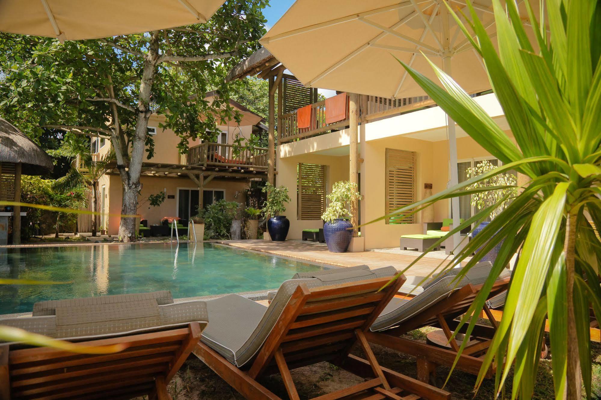 Ocean Villas Hotel Grand Baie Exterior photo